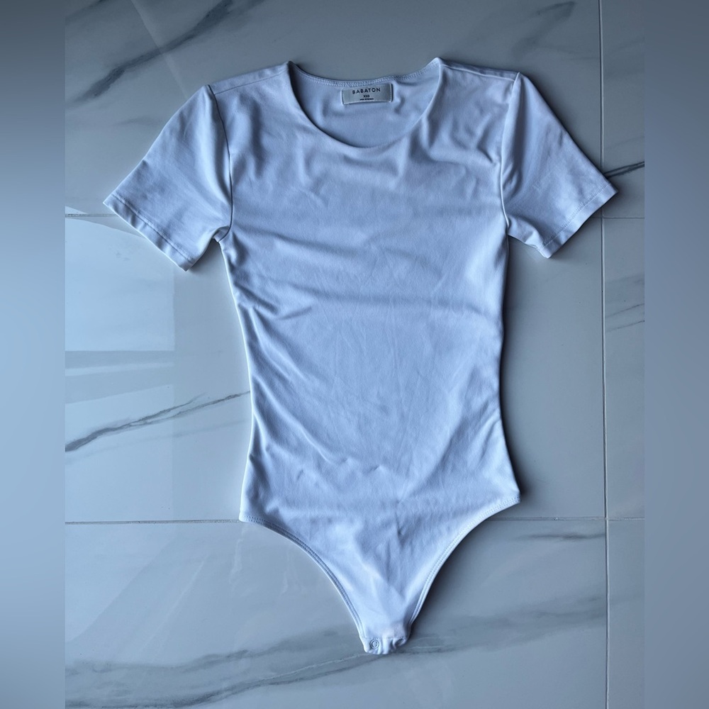 Aritzia Babaton Contour Crew Shortsleeve Bodysuit